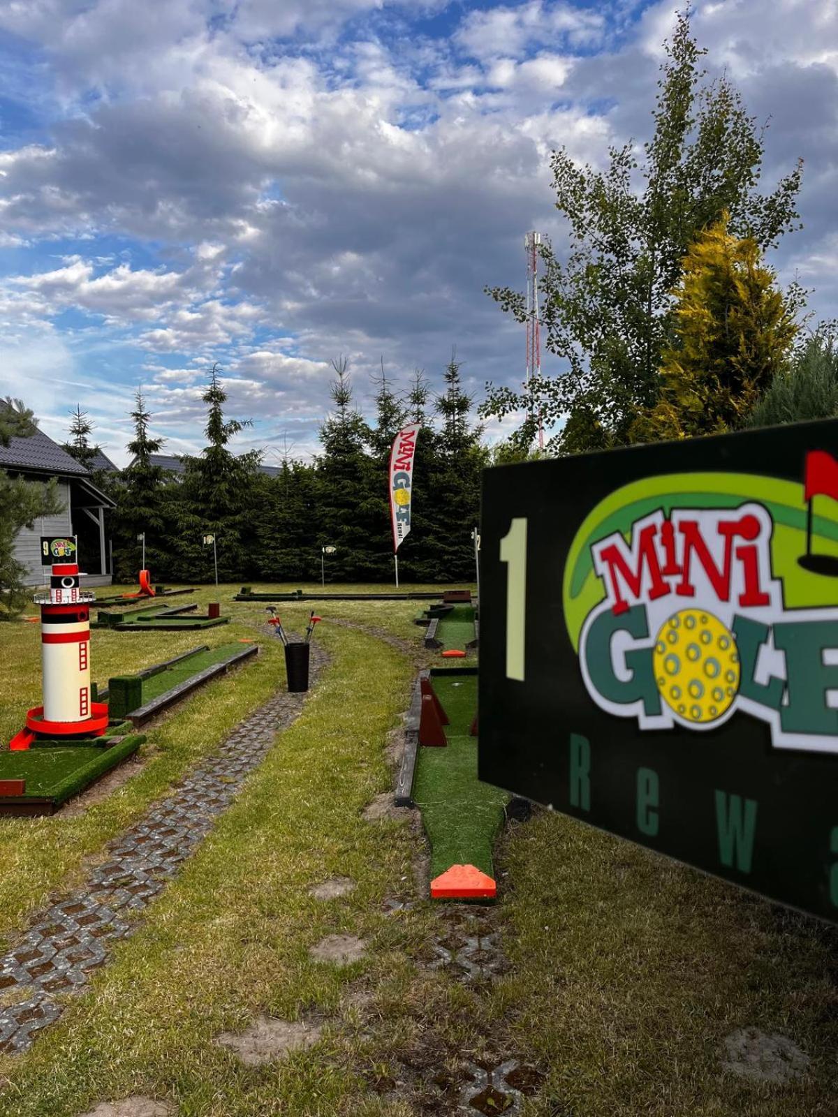 Villa Honoratka Z Prywatnym Polem Do Gry W Mini Golf Rewal Exterior foto